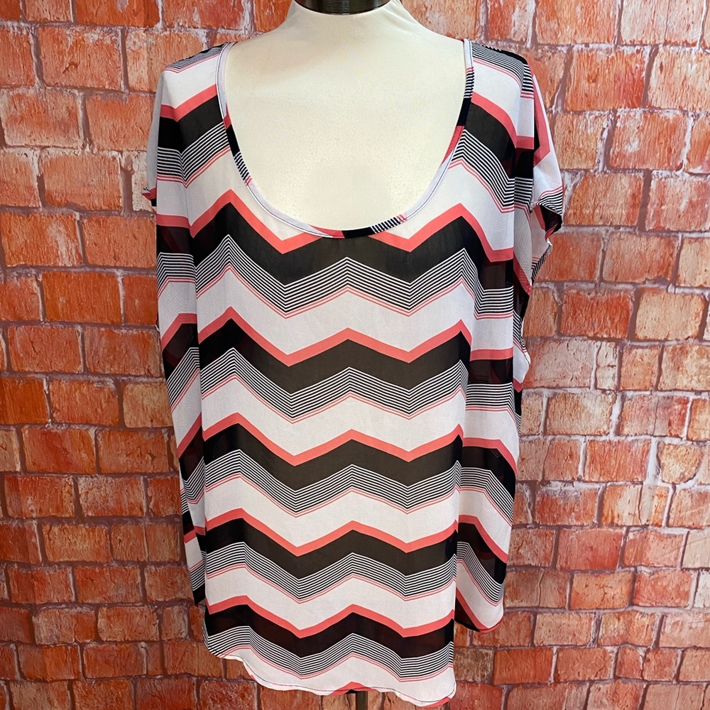 Torrid Chevron Button Back Top - image 4